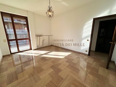 Quadrilocale in Vendita a Bergamo, zona S. Alessandro, 380'000€, 140 m²