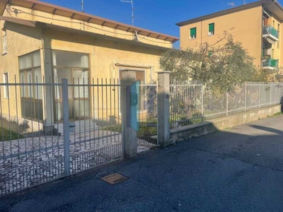 Villa in Vendita ad Castenedolo - 260000 Euro