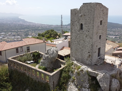 Torre panoramica medievale a Formia