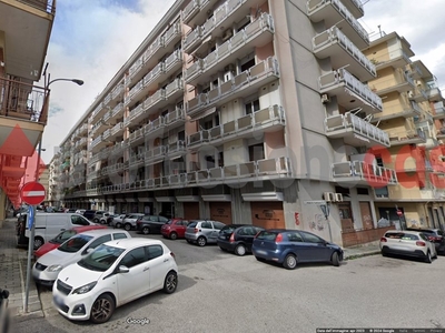 Trilocale in Affitto a Salerno, 850€, 80 m²