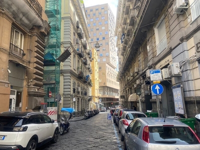 Trilocale in Vendita a Napoli, 111'675€, 60 m²