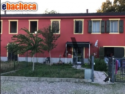 Villa a Schiera a Medolla