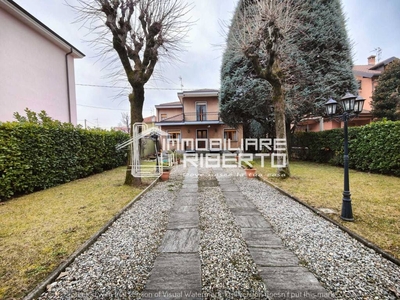 Villa Bifamiliare in vendita a Paderno Dugnano via Cardinale Agostino Gaetano Riboldi, 222