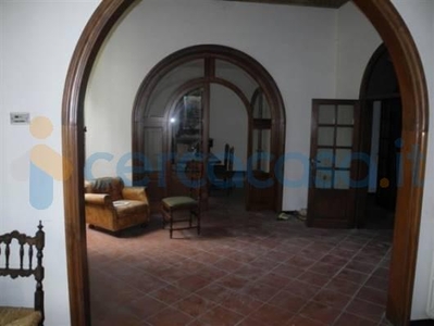 Villa da ristrutturare, in vendita in Via Mincio, Montevarchi