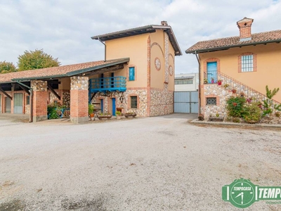 Villa in vendita a Melegnano via per Carpiano, 35