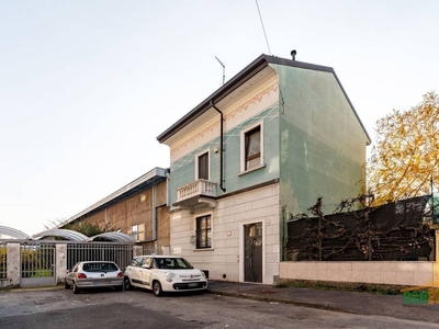 Villa in vendita a Milano via Imola, 12