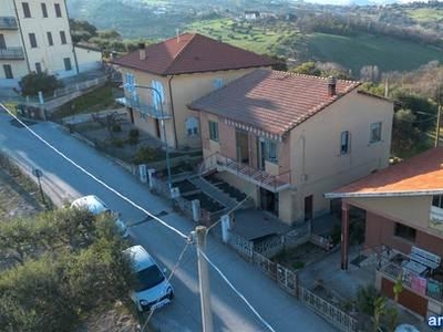 Appartamenti Cingoli Localita' Villa Torre 69 cucina: Abitabile,