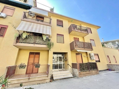 Appartamento in Vendita in Via Inserra 37 a Palermo