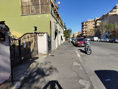 Cantina/Solaio in Vendita in Via Tor de' Schiavi 101 a Roma