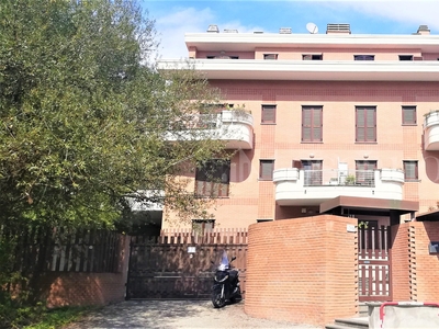 Casa a Riano in Via Vigna del Piano