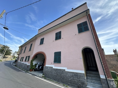 Casa indipendente 7 locali di 150 m² in Pietra Ligure