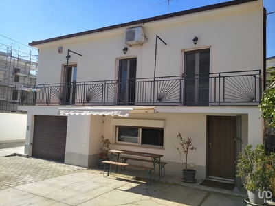 Casa indipendente 9 locali di 178 m² in Montesilvano