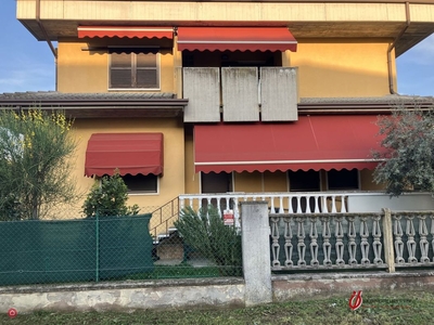 Casa indipendente in Vendita in Via Cecco Angiolieri a Castel d'Azzano