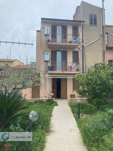 Casa indipendente in Vendita in Via Vittorio Emanuele III a Lercara Friddi