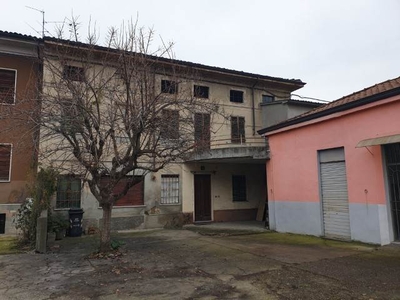 Casa semi indipendente in vendita a Borgonovo Val Tidone Piacenza