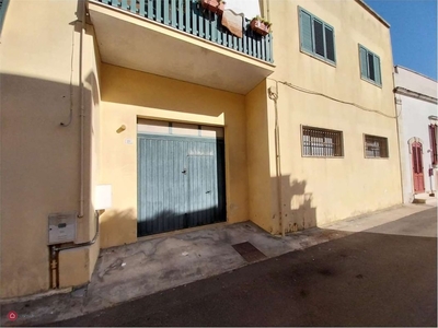 Garage/Posto auto in Vendita in Via Cesare Battisti 21 a Muro Leccese