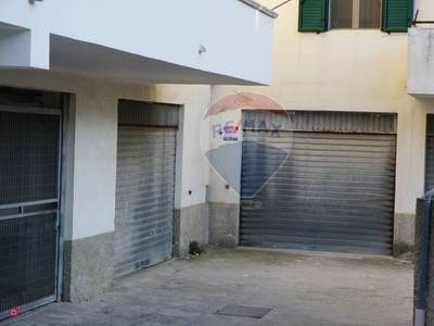 Garage/Posto auto in Vendita in Via Dante Alighieri a Vieste