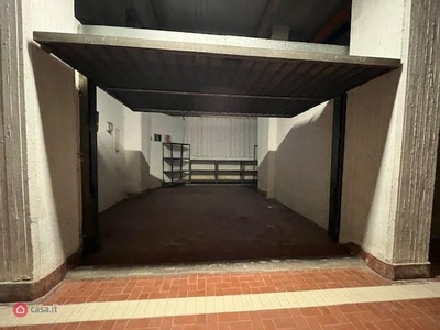 Garage/Posto auto in Vendita in Via milano a Varazze