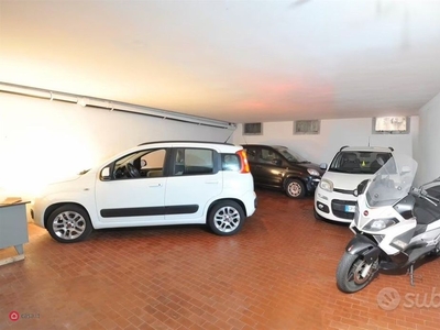 Garage/Posto auto in Vendita in Via Roma a Valmadrera