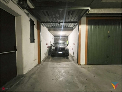 Garage/Posto auto in Vendita in Vicolo Due Catene 4 /a a Mantova