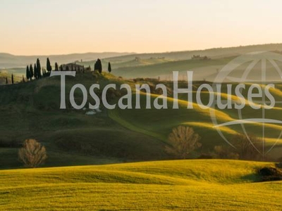 Montepulciano: Villa Ristrutturata in Vendita tra le Colline Toscane