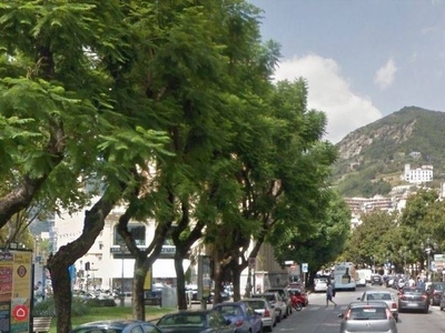 Negozio/Locale commerciale in Vendita in a Salerno