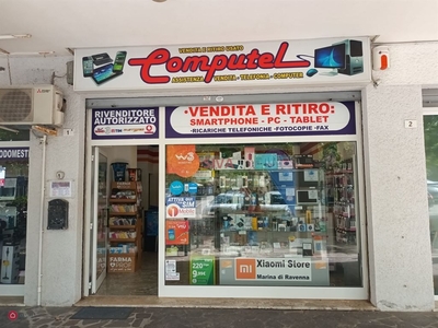 Negozio/Locale commerciale in Vendita in Piazza Dora Markus a Ravenna