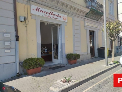 Negozio/Locale commerciale in Vendita in Piazza Giacomo Matteotti 35 a Caserta