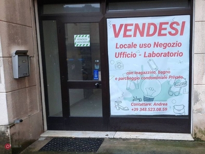 Negozio/Locale commerciale in Vendita in Via Aristide Gabelli a Padova