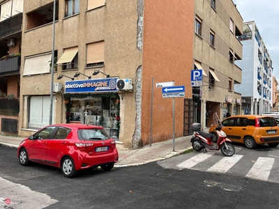 Negozio/Locale commerciale in Vendita in Via Carlo Calisse a Civitavecchia