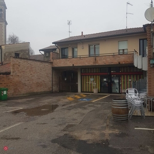 Negozio/Locale commerciale in Vendita in Via G. Matteotti 1 a Lendinara
