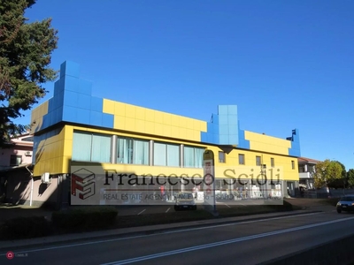 Negozio/Locale commerciale in Vendita in Via Varese 76 a Solaro