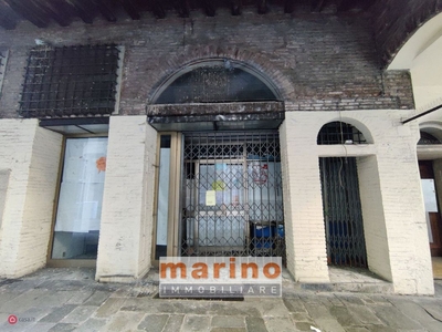 Negozio/Locale commerciale in Vendita in Via Zabarella a Padova