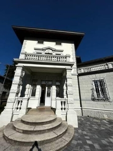 Prestigiosa villa di 600 mq in vendita Udine, Friuli Venezia Giulia