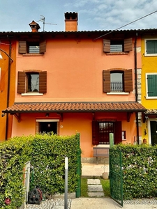 Rustico/Casale in Vendita in Via Tacconi 58 a Pastrengo
