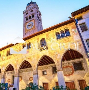 Stabile / Palazzo in Vendita in a Conegliano