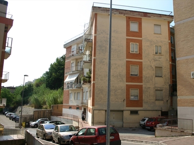 Trilocale in vendita in via pietro falco, Chieti