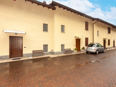 Vendita Villa a Schiera Via Luinese, Cunardo