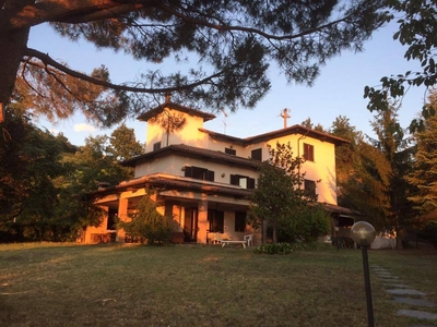 Villa con terrazzo a Castel Boglione