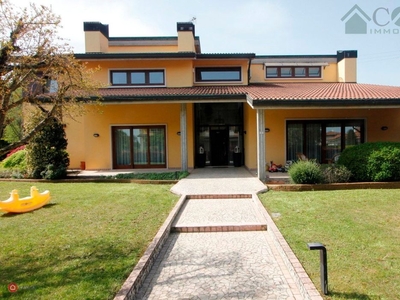 Villa in Vendita in Via A. Fogazzaro 3 a Montorso Vicentino
