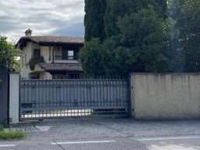 Villa in Vendita in Via Motton 91 a Bassano del Grappa