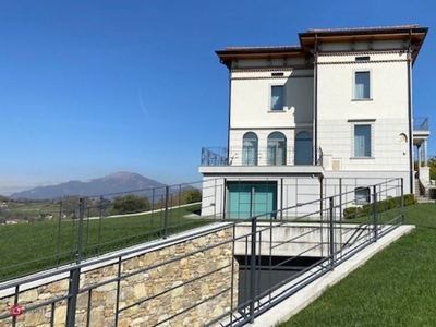 Villa in Vendita in Via San Matteo alla Benaglia a Bergamo