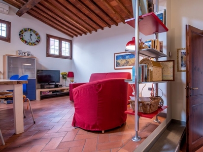 Ampio appartamento con 1 camera da letto in affitto a San Lorenzo, Firenze