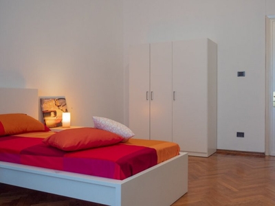 Stanza in affitto in appartamento con 4 camere da letto a Santa Rita, Torino