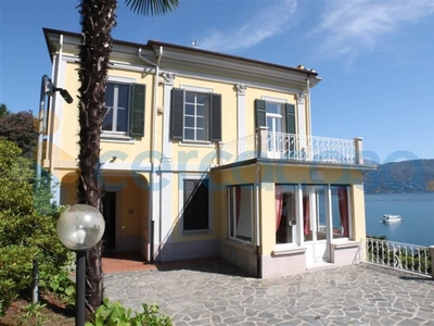Villa in ottime condizioni, in vendita in Strada Statale Del Sempione 25, Stresa