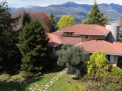 villa in vendita a Monguzzo
