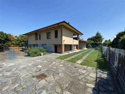 Villa in vendita in Via Aldo Moro, Villanterio