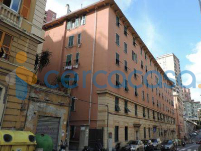 Appartamento Bilocale da ristrutturare, in vendita in Via Montaldo, Genova