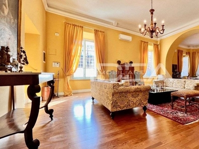 Appartamento di prestigio di 260 m² in vendita via del loreto 15 ,, Lucca, Toscana