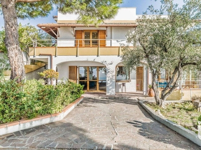 Appartamento di prestigio di 280 m² in vendita Strada del colle, Imperia, Liguria